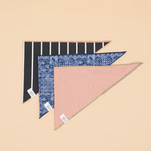 Load image into Gallery viewer, Bo Bandana - Indigo Print