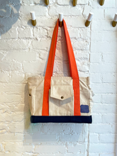 Load image into Gallery viewer, Miles Pet Carrier Bag
